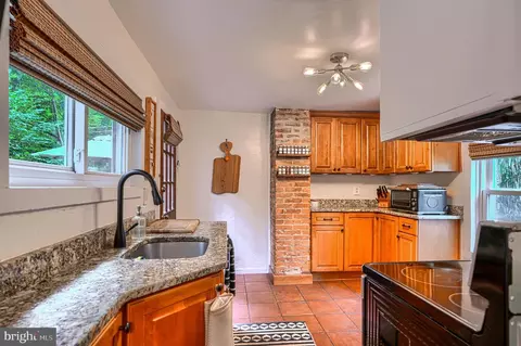 Kitchen - 603 Cedarcroft Rd, Baltimore, MD 21212 photo 1 of 4