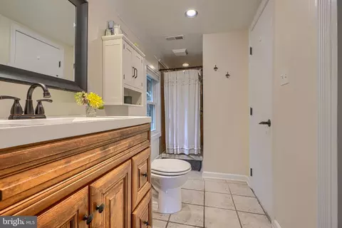 Bath - 603 Cedarcroft Rd, Baltimore, MD 21212 photo 9 of 9