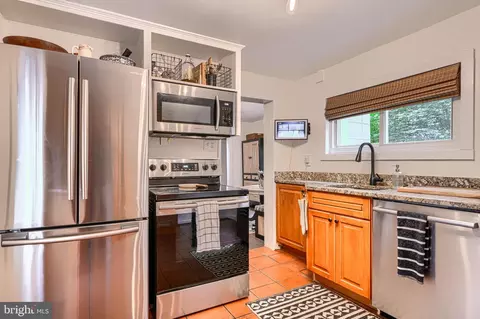 Kitchen - 603 Cedarcroft Rd, Baltimore, MD 21212 photo 4 of 4