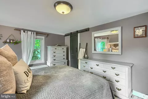 Bedroom - 603 Cedarcroft Rd, Baltimore, MD 21212 photo 2 of 7