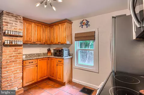 Kitchen - 603 Cedarcroft Rd, Baltimore, MD 21212 photo 2 of 4