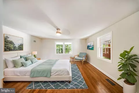 Bedroom - 916 E Belvedere Ave, Baltimore, MD 21212 photo 7 of 9