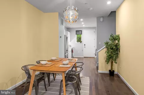 Dining - 432 E Oliver St, Baltimore, MD 21202 photo 2 of 3