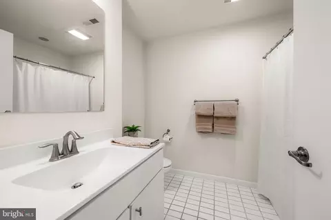 Bath - 432 E Oliver St, Baltimore, MD 21202 photo 1 of 2