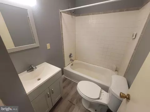 Bath - 2624 E Hoffman St, Baltimore, MD 21213 photo 1 of 1