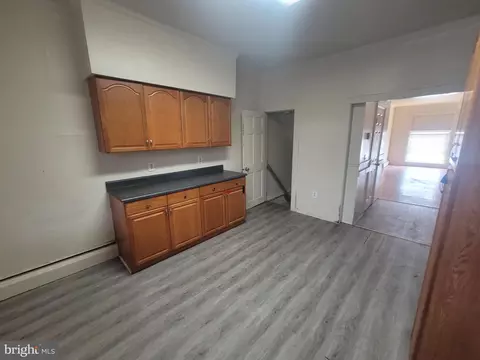 Entry Way - 2624 E Hoffman St, Baltimore, MD 21213 photo 2 of 4