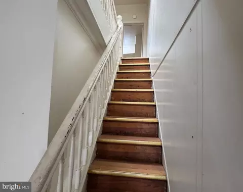 Entry Way - 2624 E Hoffman St, Baltimore, MD 21213 photo 3 of 4