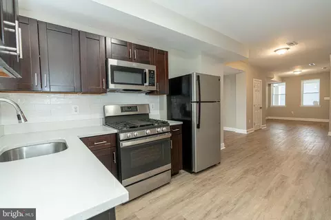 1605 Carswell St, Baltimore, MD 21218