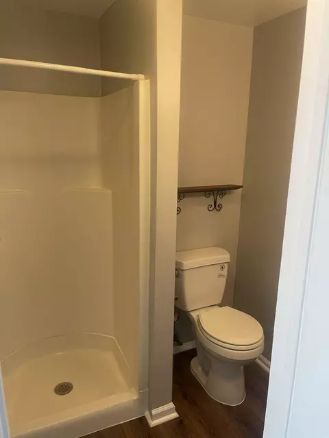 Bath - 503 S Durham St, Baltimore, MD 21231 photo 1 of 4