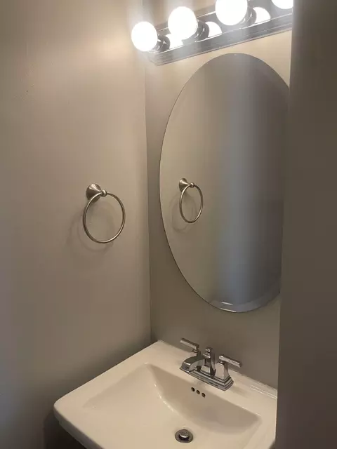 Bath - 503 S Durham St, Baltimore, MD 21231 photo 2 of 4