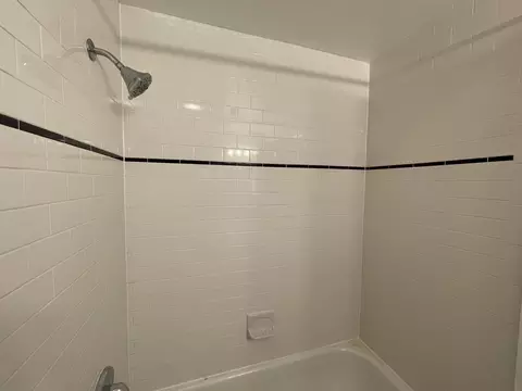 Bath - 503 S Durham St, Baltimore, MD 21231 photo 4 of 4