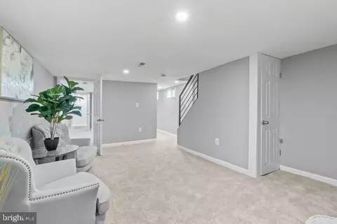 Entry Way - 1501 N Wolfe St, Baltimore, MD 21213 photo 13 of 13