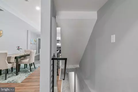 Entry Way - 1501 N Wolfe St, Baltimore, MD 21213 photo 12 of 13