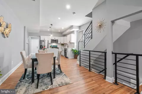 Entry Way - 1501 N Wolfe St, Baltimore, MD 21213 photo 4 of 13