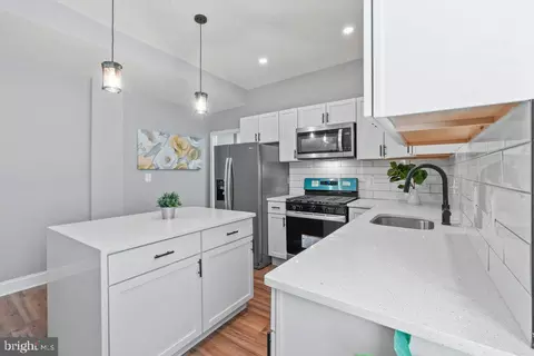 Entry Way - 1501 N Wolfe St, Baltimore, MD 21213 photo 6 of 13