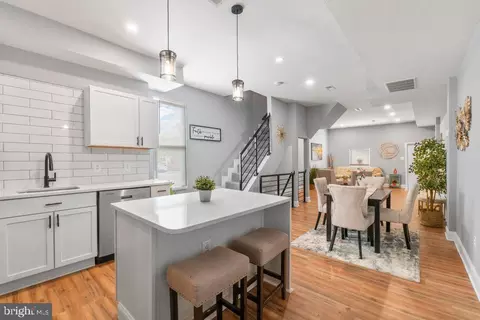 Entry Way - 1501 N Wolfe St, Baltimore, MD 21213 photo 7 of 13