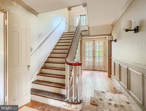 Entry Way - 15 W Cold Spring Ln, Baltimore, MD 21210 photo 1 of 3