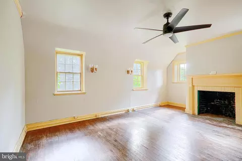 Bedroom - 15 W Cold Spring Ln, Baltimore, MD 21210 photo 2 of 6