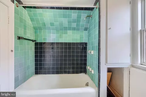 Bath - 15 W Cold Spring Ln, Baltimore, MD 21210 photo 6 of 6