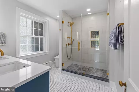 Bath - 211 Chancery Rd, Baltimore, MD 21218 photo 1 of 5