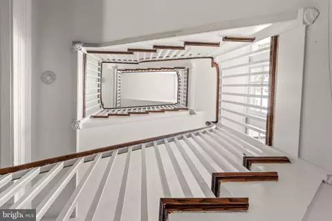 Entry Way - 211 Chancery Rd, Baltimore, MD 21218 photo 6 of 9