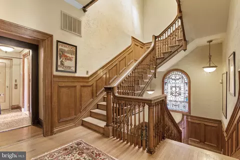 Entry Way - 106 E Chase St, Baltimore, MD 21202 photo 6 of 8