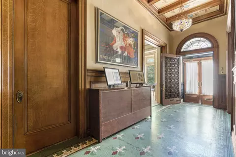 Entry Way - 106 E Chase St, Baltimore, MD 21202 photo 4 of 8