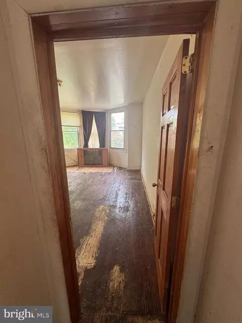 Entry Way - 729 E 41st St, Baltimore, MD 21218 photo 10 of 13