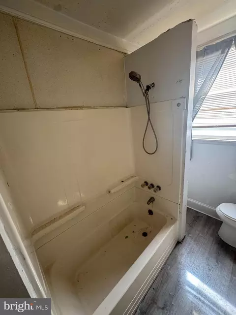 Bath - 729 E 41st St, Baltimore, MD 21218 photo 1 of 2