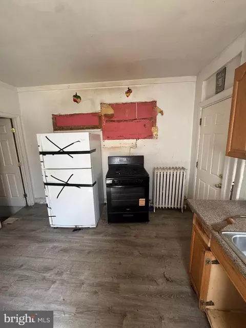 Entry Way - 729 E 41st St, Baltimore, MD 21218 photo 3 of 13