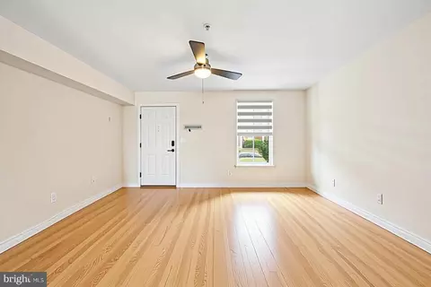 Living - 4607 Dillon St, Baltimore, MD 21224 photo 4 of 9