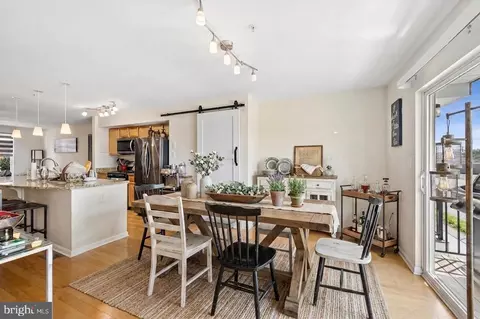 Dining - 4607 Dillon St, Baltimore, MD 21224 photo 2 of 4