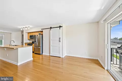 Living - 4607 Dillon St, Baltimore, MD 21224 photo 7 of 9