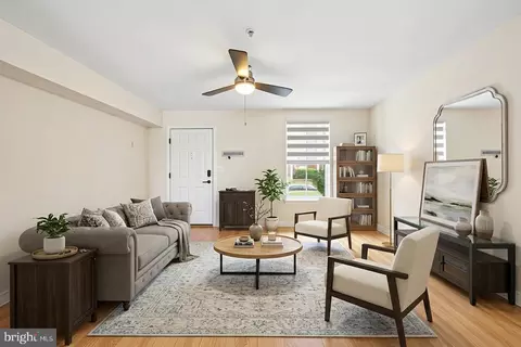Living - 4607 Dillon St, Baltimore, MD 21224 photo 5 of 9