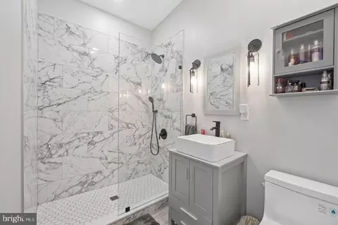 Bath - 4607 Dillon St, Baltimore, MD 21224 photo 3 of 3