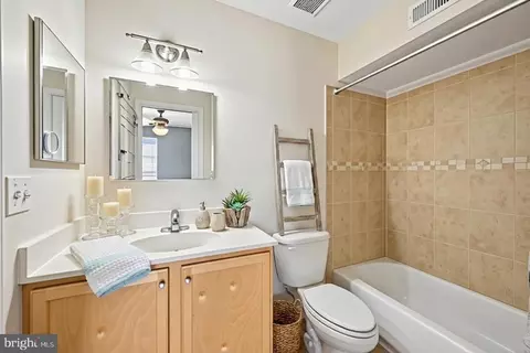 Bath - 4607 Dillon St, Baltimore, MD 21224 photo 1 of 3