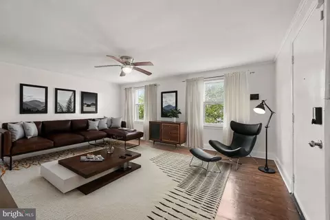 Living - 5104 Sunset Rd, Baltimore, MD 21215 photo 1 of 2