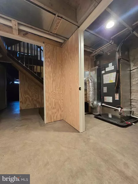 Entry Way - 804 E North Ave, Baltimore, MD 21202 photo 15 of 16