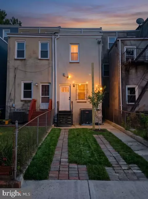 Exterior - 804 E North Ave, Baltimore, MD 21202 photo 1 of 3