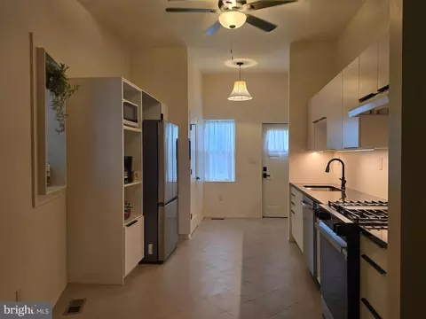 Entry Way - 804 E North Ave, Baltimore, MD 21202 photo 2 of 16
