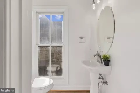 Entry Way - 1256 Dockside Cir, Baltimore, MD 21224 photo 1 of 1