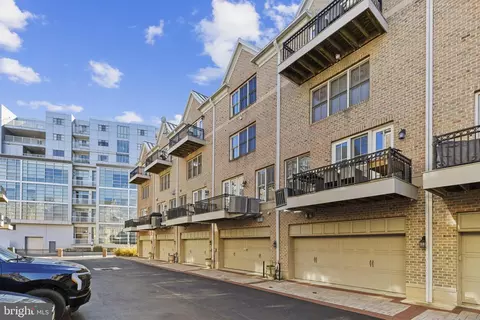 Exterior - 1256 Dockside Cir, Baltimore, MD 21224 photo 4 of 4