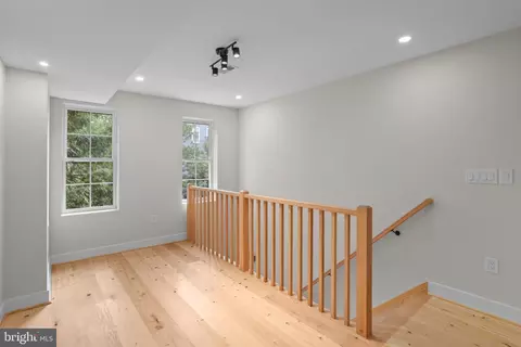 Entry Way - 1628 Mchenry St, Baltimore, MD 21223 photo 11 of 13