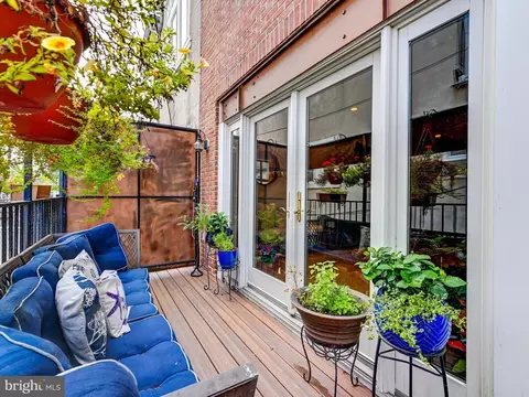 Exterior - 1722 Fleet St, Baltimore, MD 21231 photo 4 of 8