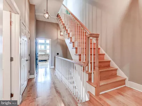 Entry Way - 1722 Fleet St, Baltimore, MD 21231 photo 2 of 3