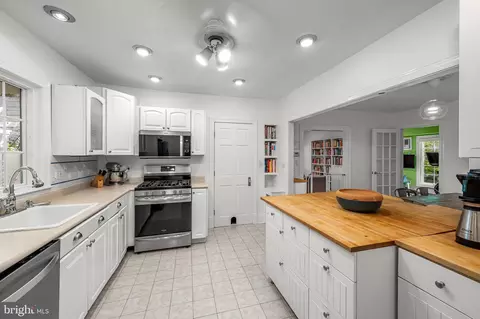 Kitchen - 2217 Arden Rd, Baltimore, MD 21209 photo 4 of 5