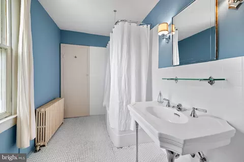 Bath - Undisclosed, Baltimore, MD 21210 photo 2 of 2