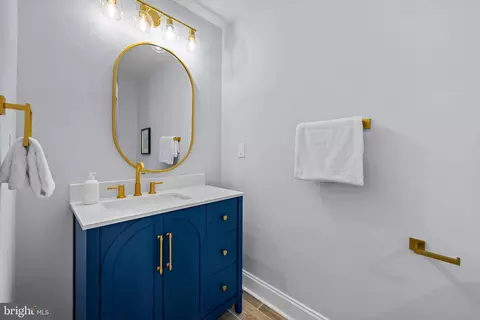 Bath - 3904 Mount Pleasant Ave, Baltimore, MD 21224 photo 4 of 5