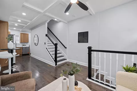 Entry Way - 3904 Mount Pleasant Ave, Baltimore, MD 21224 photo 1 of 11