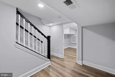 Entry Way - 3904 Mount Pleasant Ave, Baltimore, MD 21224 photo 8 of 11
